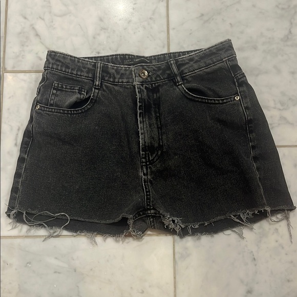 Zara Black Jean Shorts - Picture 1 of 3